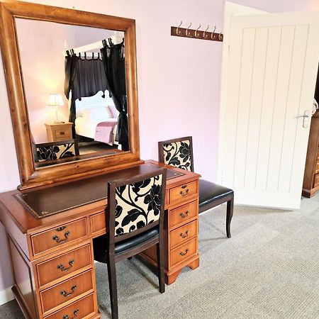 Ochil 10 With Private Hot Tub - Fife - Loch Leven - Lomond Hills Villa Kelty Bagian luar foto