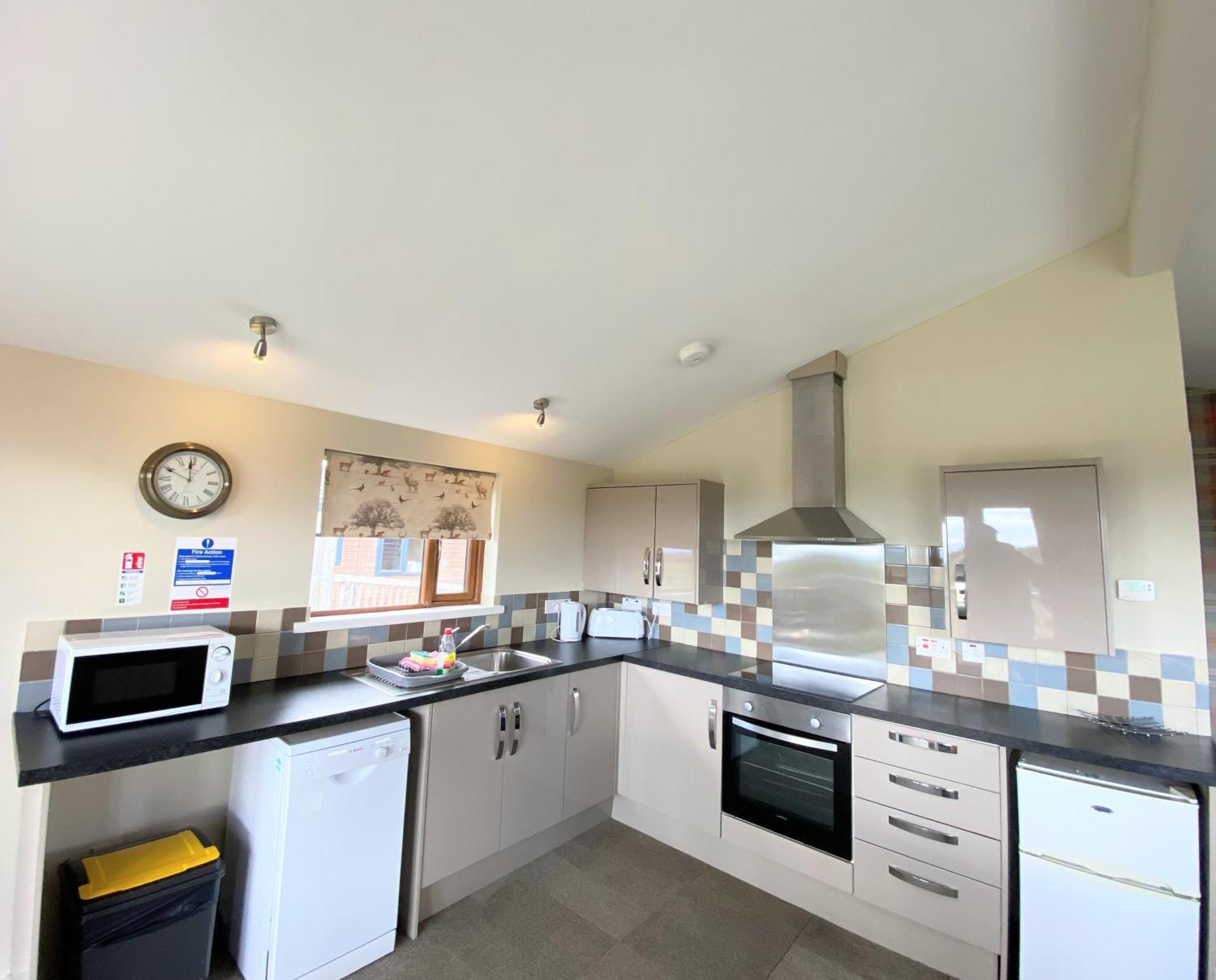 Ochil 10 With Private Hot Tub - Fife - Loch Leven - Lomond Hills Villa Kelty Bagian luar foto